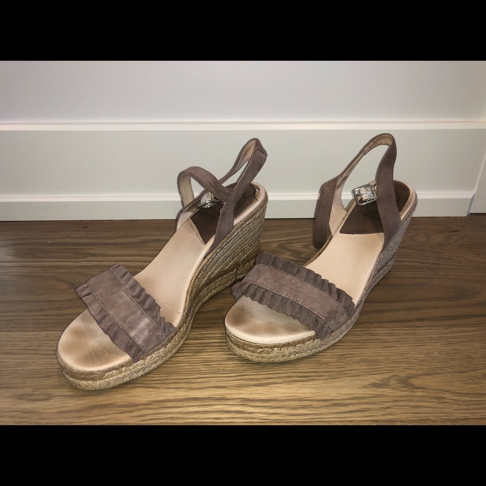 State woven wedges